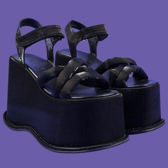 UNIF Shoes - Unif bubble platforms
